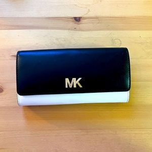 REAL Michael Kors Wallet